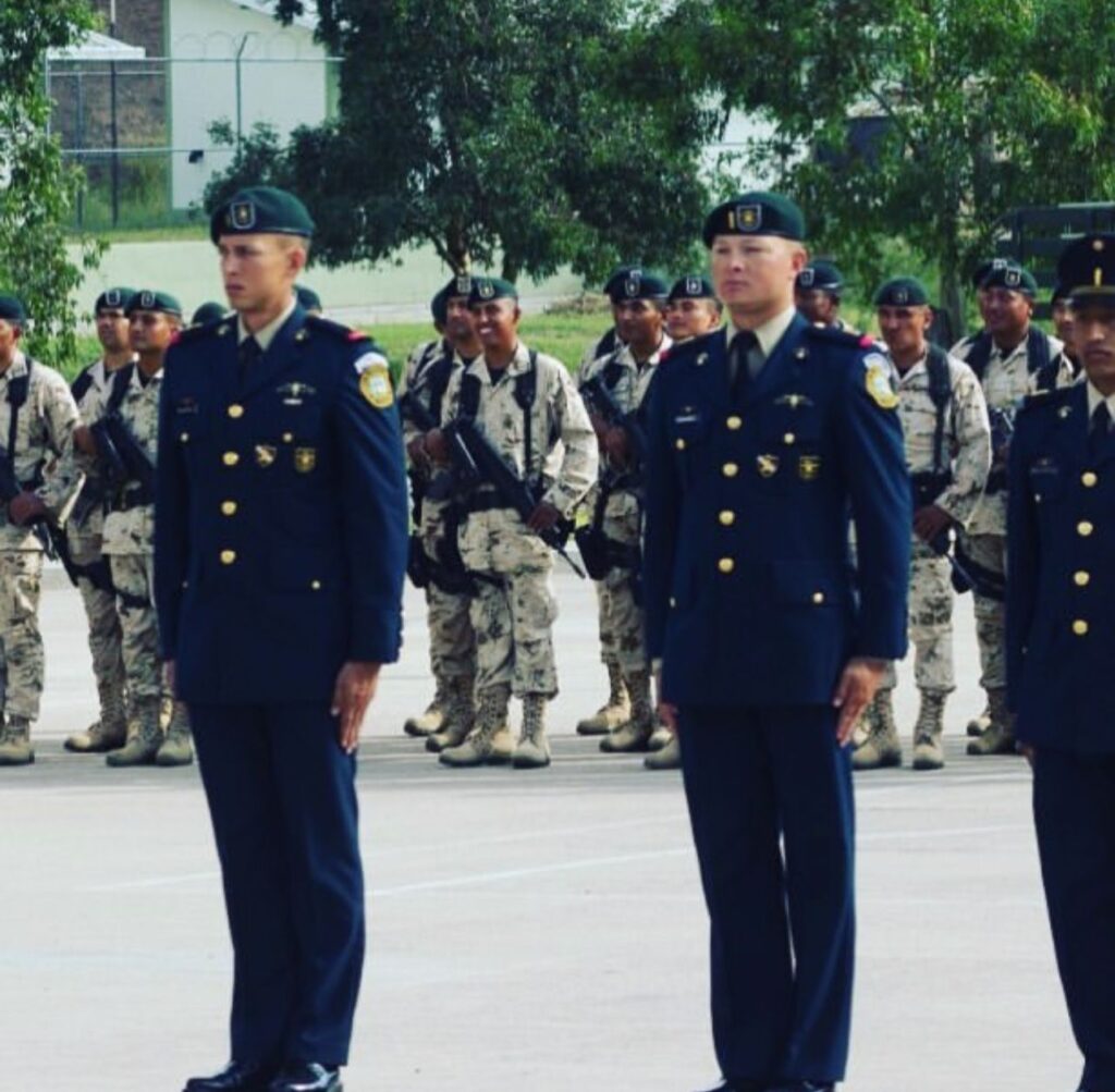 Ascenso a  Teniente, uno de los grados en el Ejército Mexicano de mayor relevancia.