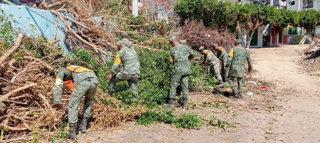 Reconstrucción por parte del Ejército Mexicano  las zonas afectadas en Acapulco 